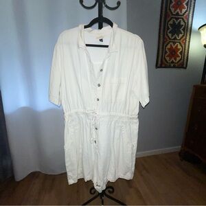 Universal Thread White Button-Down Romper